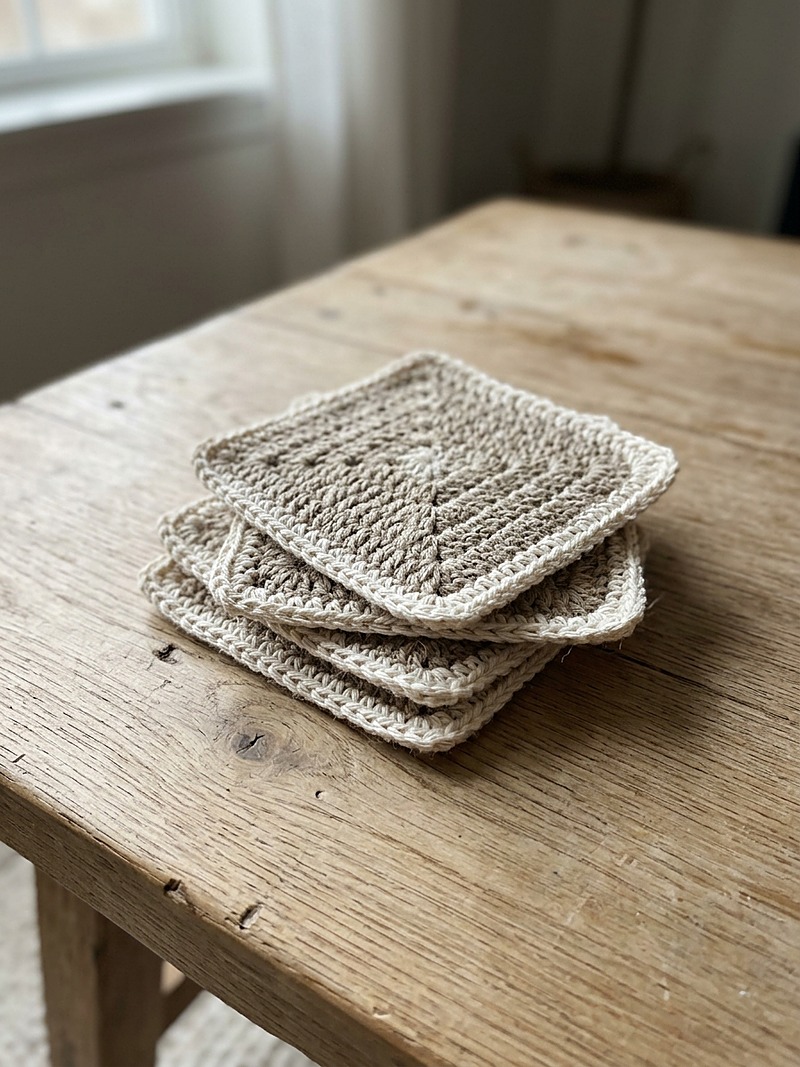 Rustic Farmhouse Square Coasters with Border Guide